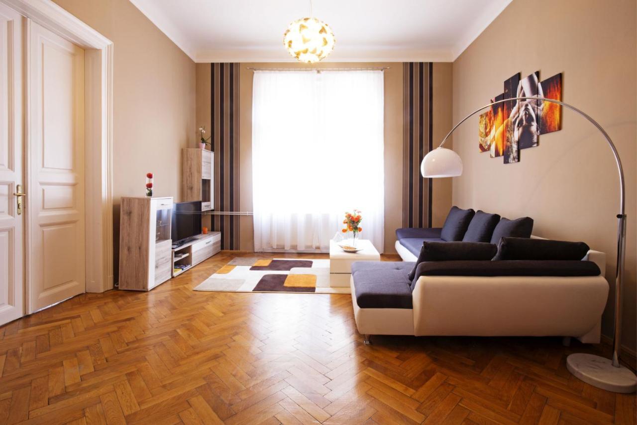 A54: Charming Apartment In The Ruin Bar District Budapest Exterior photo