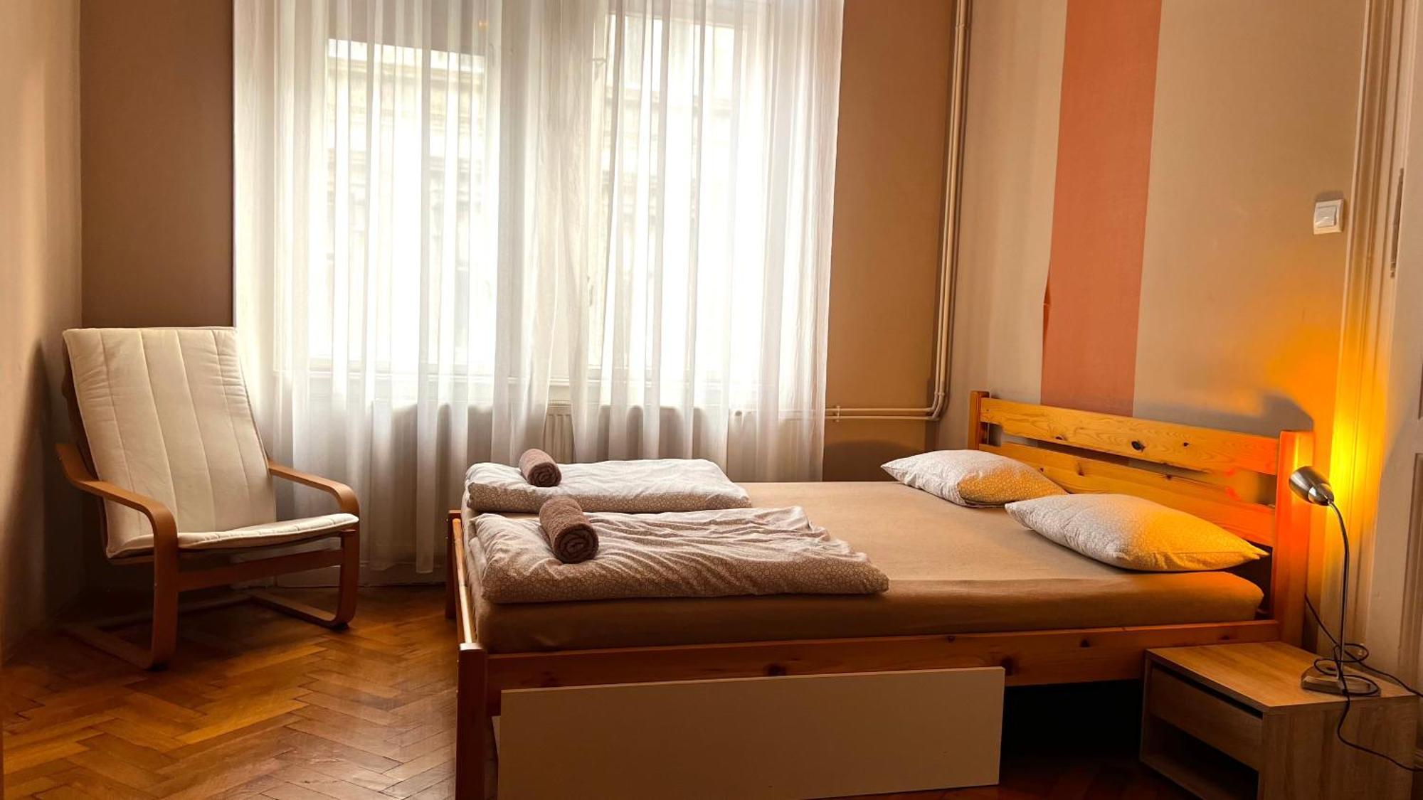 A54: Charming Apartment In The Ruin Bar District Budapest Exterior photo